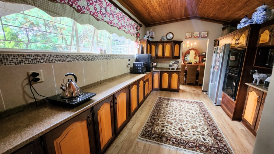 5 Bedroom Property for Sale in Doringkruin North West